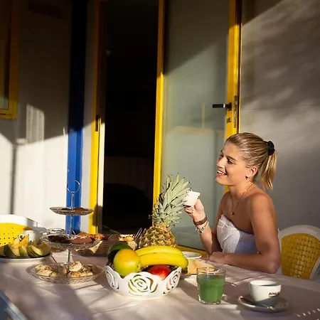 مكان تخييم Village & La Foce فاليدوريا