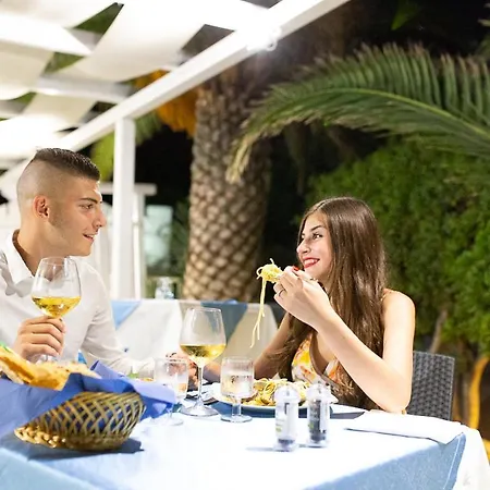 Village & La Foce 3* فاليدوريا