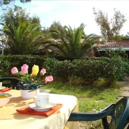 Village & La Foce مكان تخييم 3*
