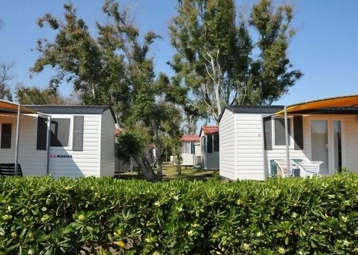 Village & La Foce 3*