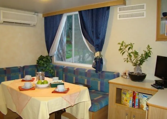 Camping Village & La Foce 3*