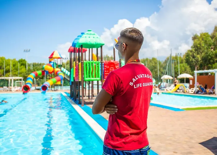 Village & La Foce Camping 3*